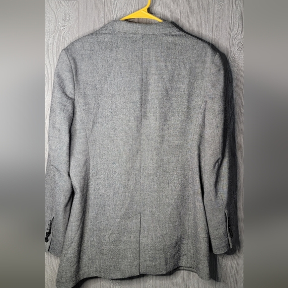 Chicos gray and white blazer size 2 wool,poly and spandez blend. - Picture 3 of 4